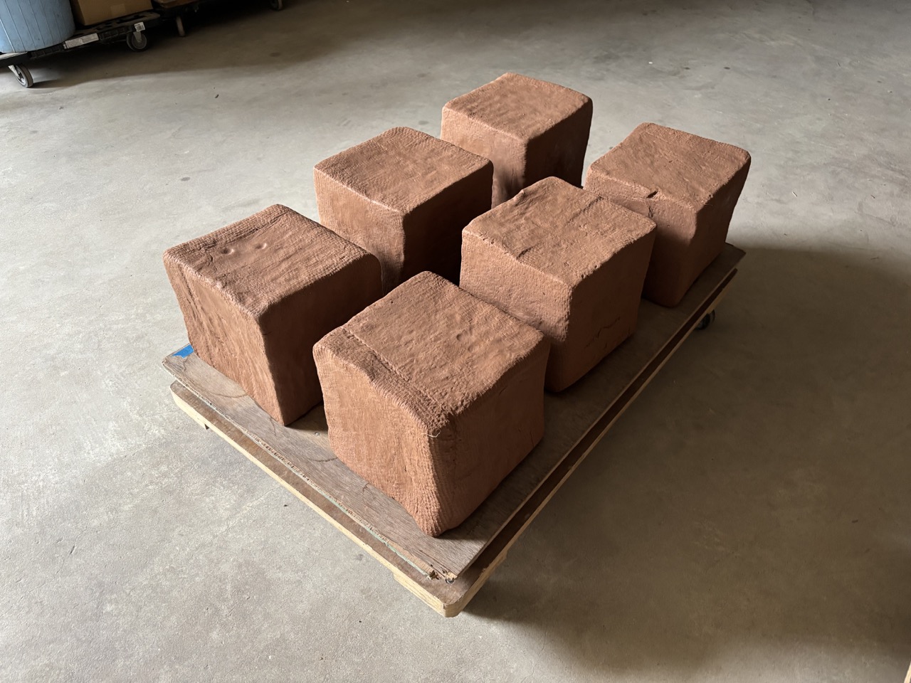 土を扱うお仕事です。経験は問いません。