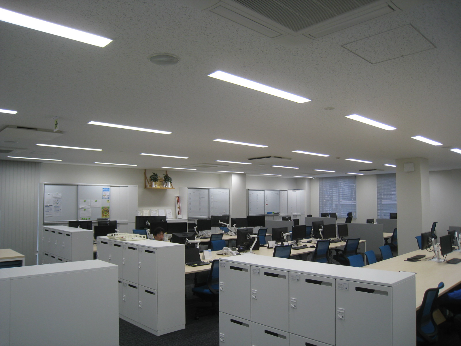 本社２階・広島営業所事務室